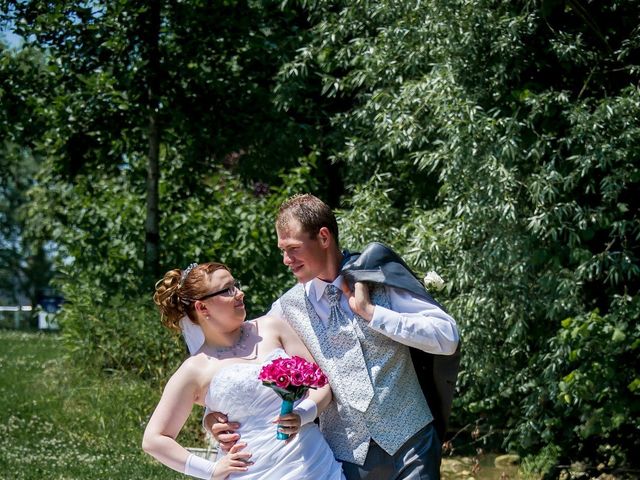 Le mariage de Laëtitia et Nicolas à Seloncourt, Doubs 16