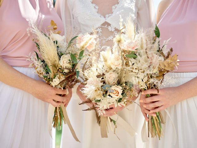 Le mariage de Romain et Camille à Cublize, Rhône 18