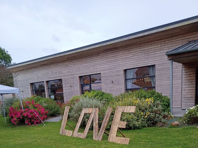 Le mariage de Valentin et Marina à Gouville-sur-Mer, Manche 10