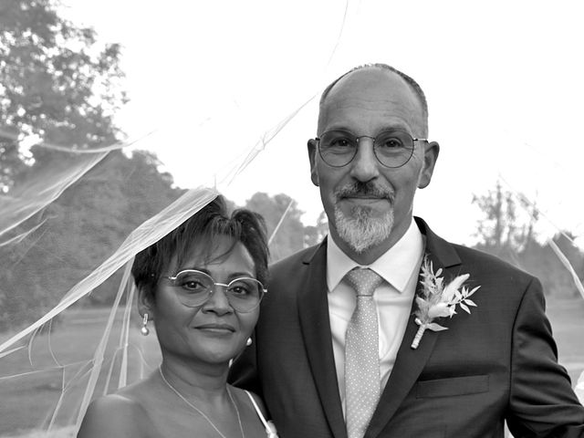 Le mariage de Jean François et Zina à Saint-Cyr-sous-Dourdan, Essonne 55