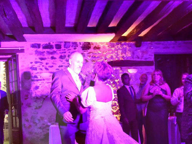 Le mariage de Jean François et Zina à Saint-Cyr-sous-Dourdan, Essonne 85