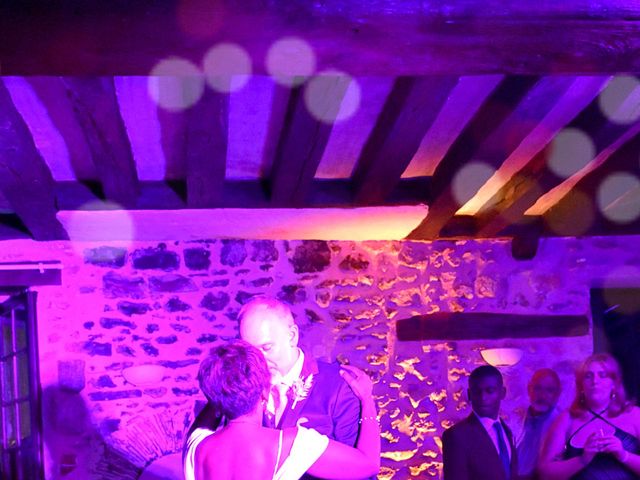Le mariage de Jean François et Zina à Saint-Cyr-sous-Dourdan, Essonne 86