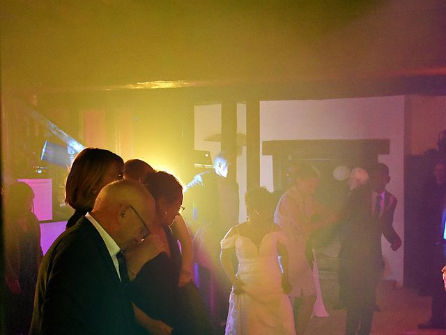 Le mariage de Jean François et Zina à Saint-Cyr-sous-Dourdan, Essonne 97