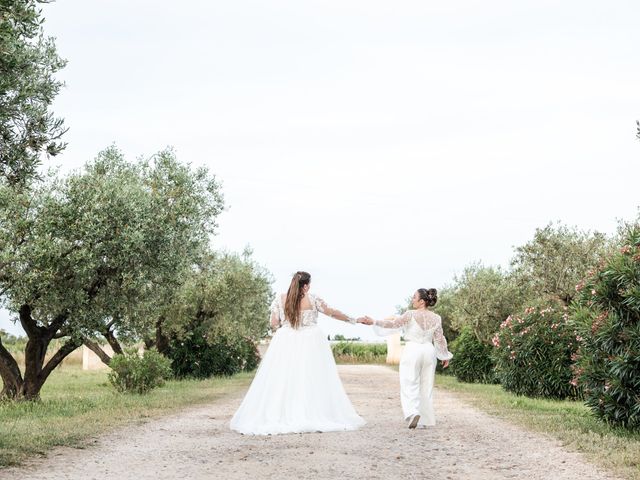 Le mariage de Marie et Julie à Nîmes, Gard 45