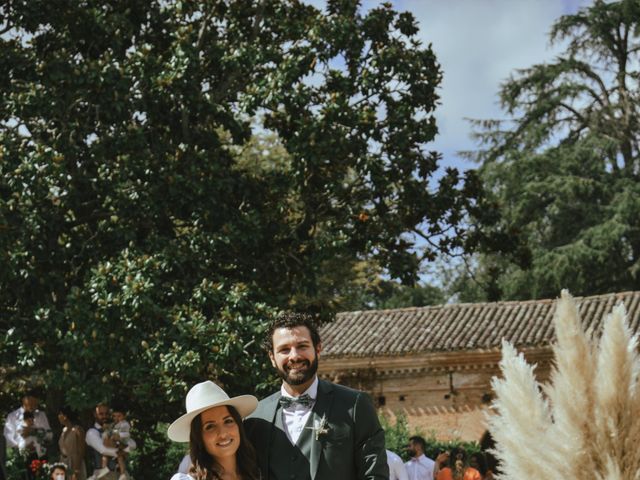 Le mariage de Mickael et Laura à Cazaux-Savès, Gers 32