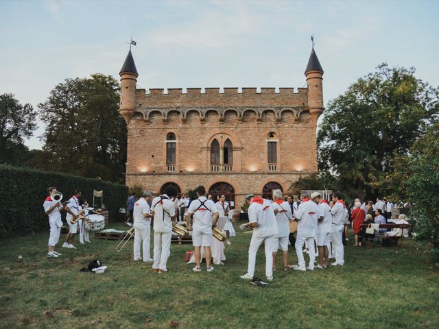 Le mariage de Mickael et Laura à Cazaux-Savès, Gers 73