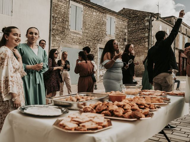 Le mariage de Giacomo et Laetitia à Port-d'Envaux, Charente Maritime 86