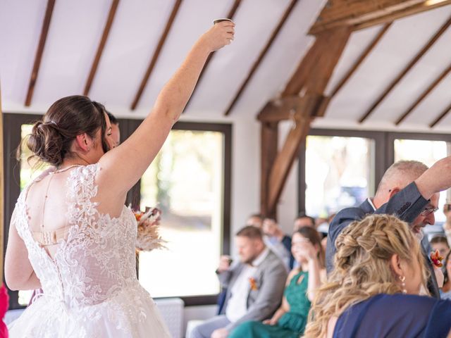 Le mariage de Flavien et Mathilde à Ahuillé, Mayenne 11