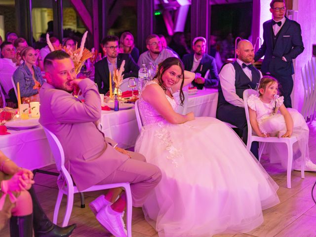 Le mariage de Flavien et Mathilde à Ahuillé, Mayenne 20