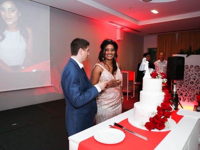 Le mariage de Laurent  et Aminata  à Toulouse, Haute-Garonne 11