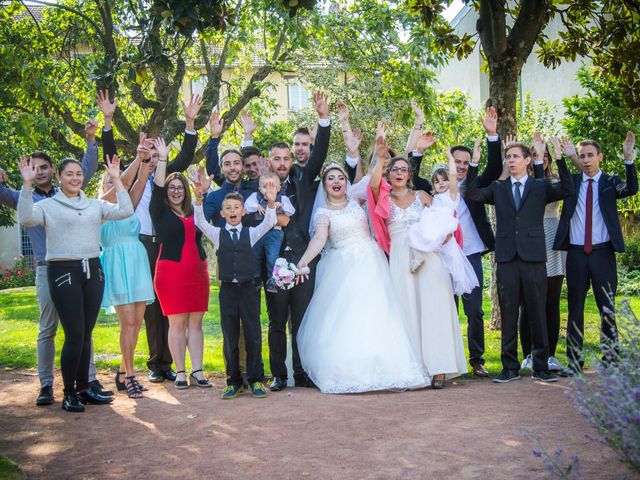 Le mariage de Jérôme  et Anaïs à Roanne, Loire 23