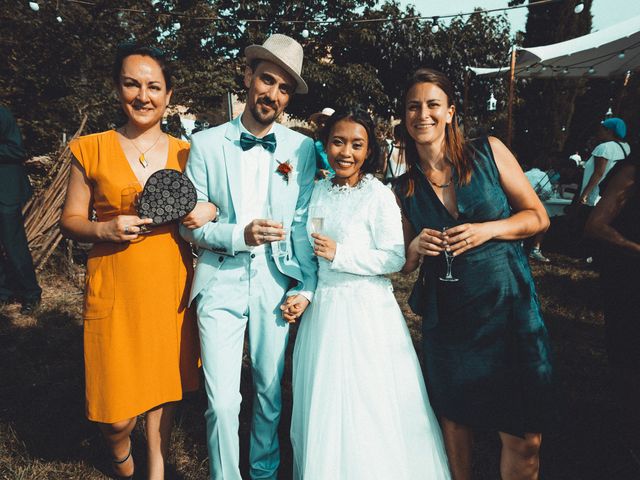 Le mariage de Julien et Nur à Montpezat, Gard 3