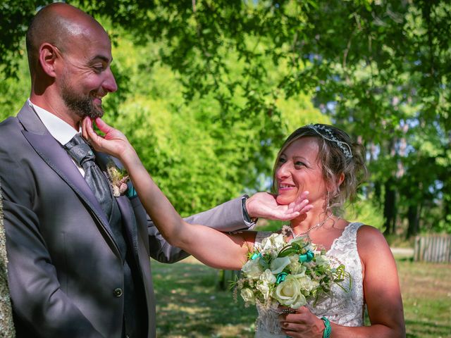 Le mariage de Valerie et Christophe à Bézenet, Allier 13
