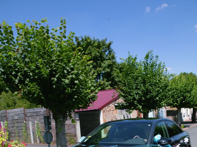 Le mariage de Valerie et Christophe à Bézenet, Allier 37