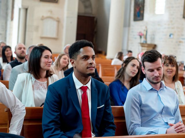 Le mariage de Jérémy et Aurélie à Malafretaz, Ain 16