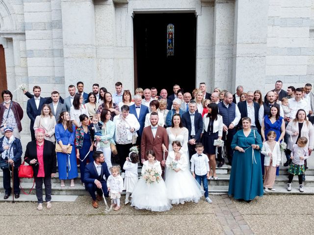 Le mariage de Jérémy et Aurélie à Malafretaz, Ain 21