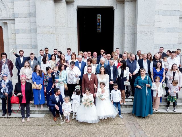 Le mariage de Jérémy et Aurélie à Malafretaz, Ain 21