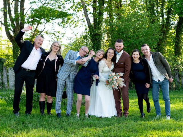 Le mariage de Jérémy et Aurélie à Malafretaz, Ain 35