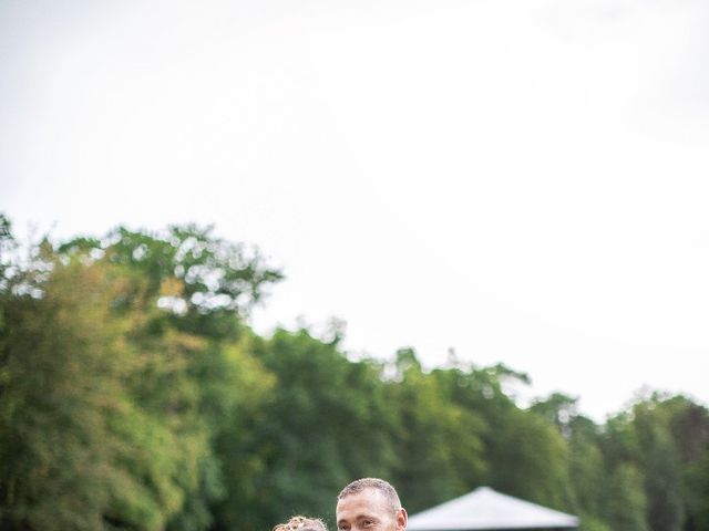 Le mariage de Isabelle et Laura à Forges-les-Eaux, Seine-Maritime 10