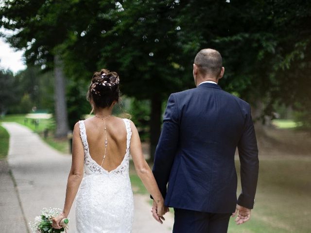 Le mariage de Isabelle et Laura à Forges-les-Eaux, Seine-Maritime 15