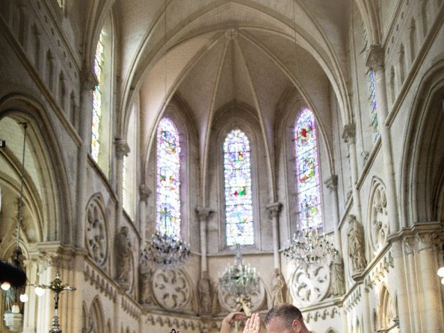 Le mariage de Isabelle et Laura à Forges-les-Eaux, Seine-Maritime 26
