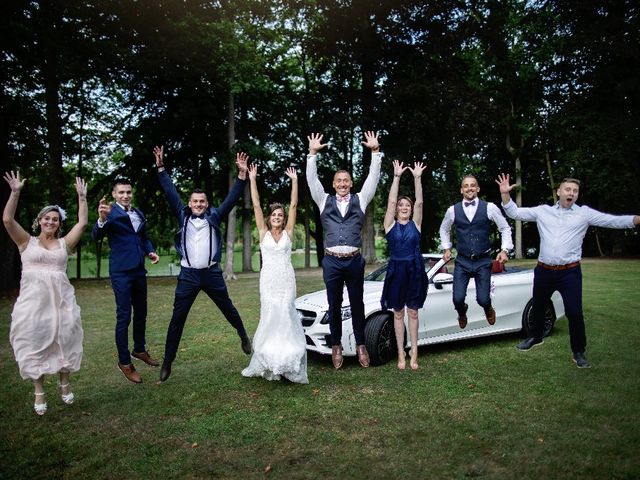 Le mariage de Isabelle et Laura à Forges-les-Eaux, Seine-Maritime 28