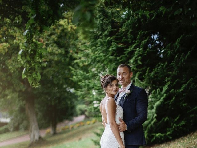 Le mariage de Isabelle et Laura à Forges-les-Eaux, Seine-Maritime 29