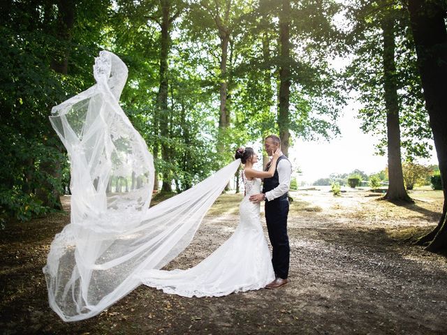 Le mariage de Isabelle et Laura à Forges-les-Eaux, Seine-Maritime 30