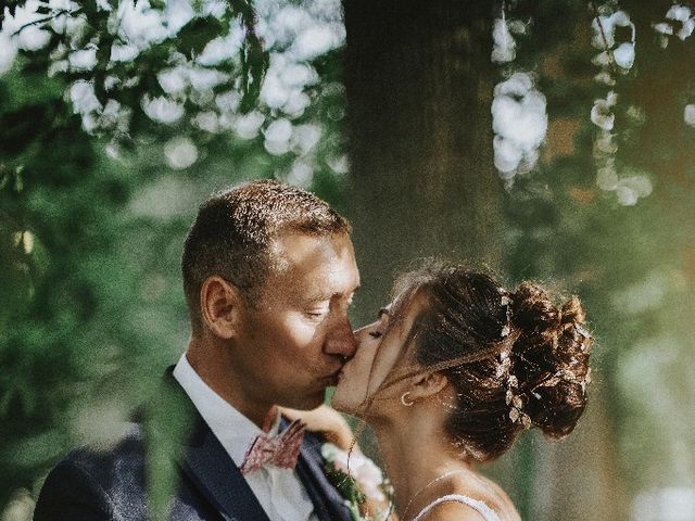 Le mariage de Isabelle et Laura à Forges-les-Eaux, Seine-Maritime 31