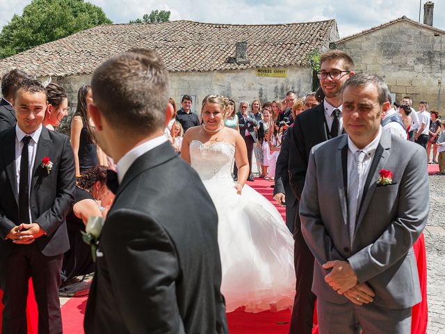 Le mariage de Mickaël et Camille à Marcenais, Gironde 17