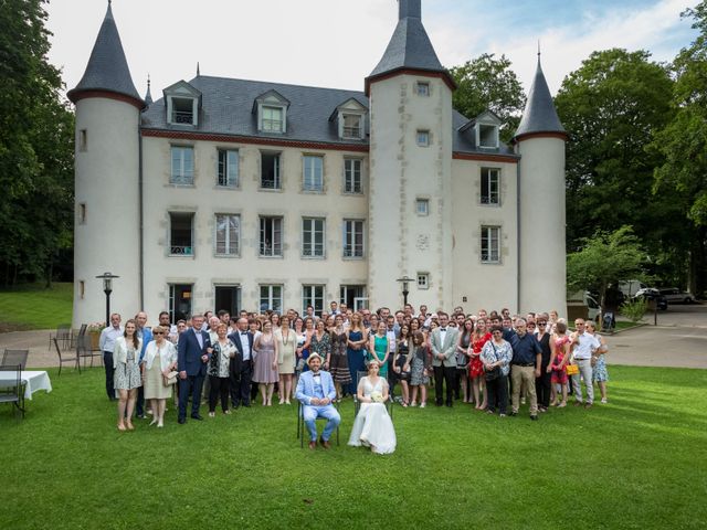 Le mariage de Jérôme et Mélanie à Louchy-Montfand, Allier 15