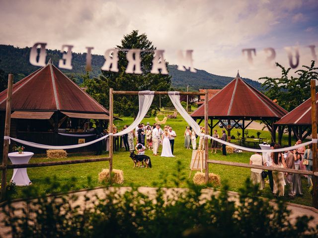 Le mariage de Alexis et Louise à Thannenkirch, Haut Rhin 13