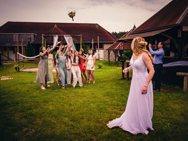 Le mariage de Alexis et Louise à Thannenkirch, Haut Rhin 33