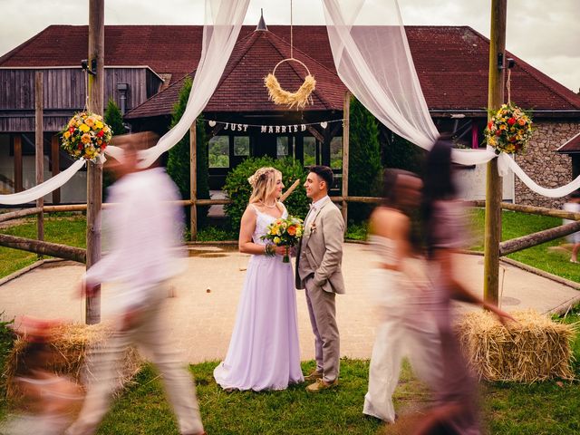 Le mariage de Alexis et Louise à Thannenkirch, Haut Rhin 39