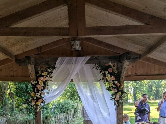 Le mariage de Bastien et Florence à Malafretaz, Ain 3