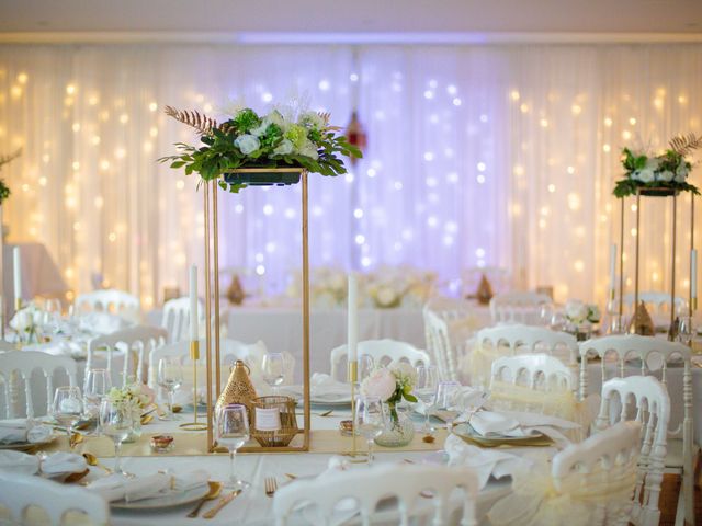 Le mariage de Antoine et Sarah à Vourles, Rhône 19