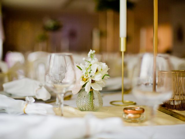 Le mariage de Antoine et Sarah à Vourles, Rhône 21