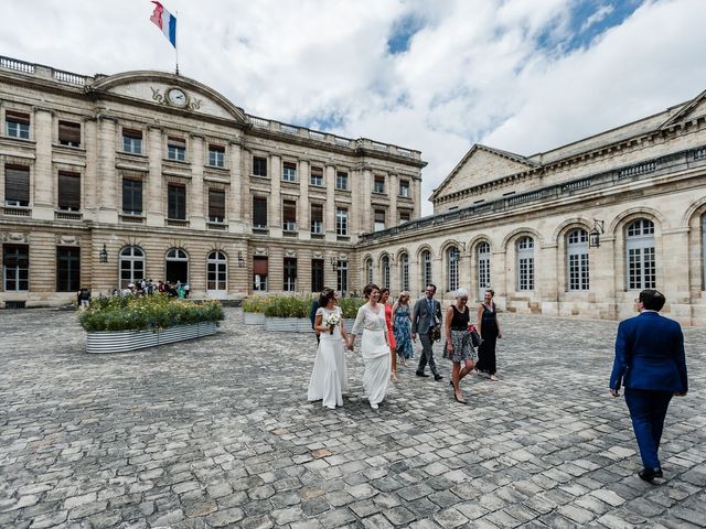 Le mariage de Eve et Marianne à Bordeaux, Gironde 25