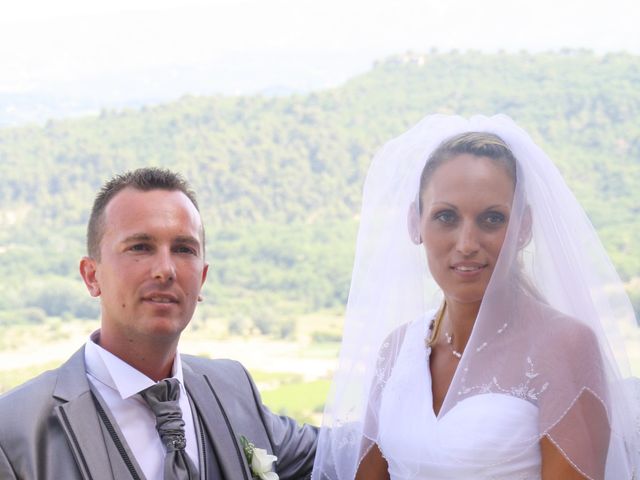 Le mariage de Guillaume et Lucie à Gordes, Vaucluse 3