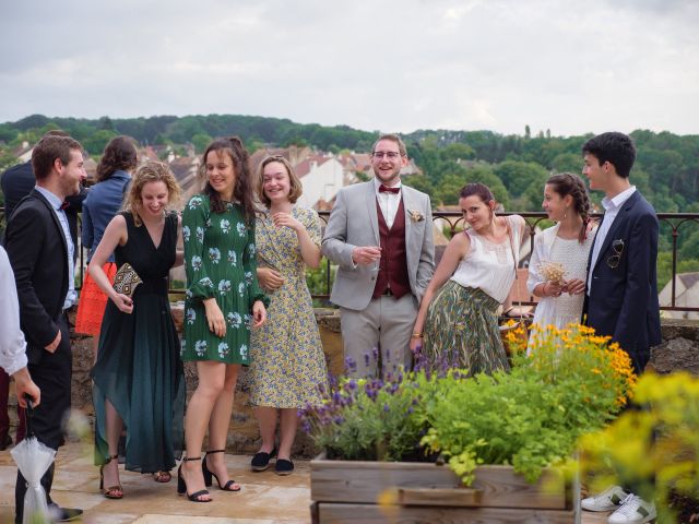 Le mariage de Grigori et Lucie à Semur-en-Auxois, Côte d&apos;Or 5