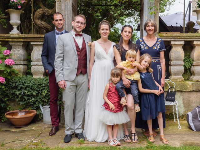 Le mariage de Grigori et Lucie à Semur-en-Auxois, Côte d&apos;Or 40