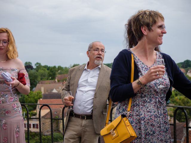 Le mariage de Grigori et Lucie à Semur-en-Auxois, Côte d&apos;Or 58