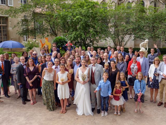 Le mariage de Grigori et Lucie à Semur-en-Auxois, Côte d&apos;Or 115