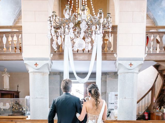 Le mariage de Romain et Sandra à Porte-de-Savoie, Savoie 17