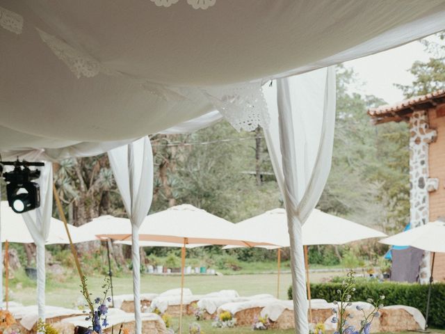 Le mariage de Omar et Michele à Manosque, Alpes-de-Haute-Provence 23