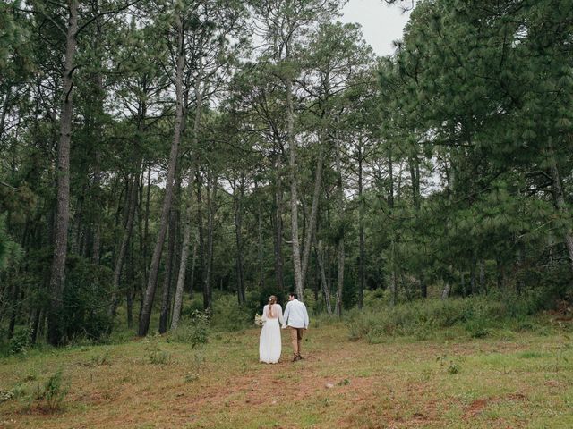 Le mariage de Omar et Michele à Manosque, Alpes-de-Haute-Provence 42