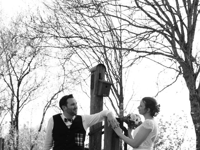 Le mariage de Jonathan et Nolwenn à Trémentines, Maine et Loire 25