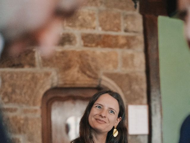 Le mariage de Romain et Clara à Plonévez-Porzay, Finistère 15