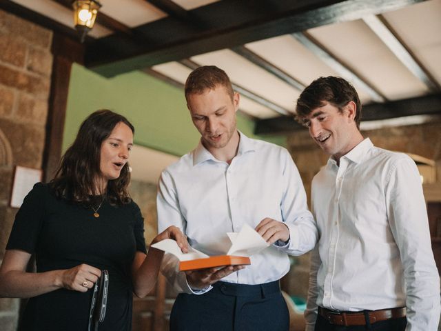 Le mariage de Romain et Clara à Plonévez-Porzay, Finistère 18