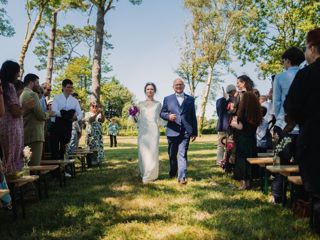Le mariage de Romain et Clara à Plonévez-Porzay, Finistère 74